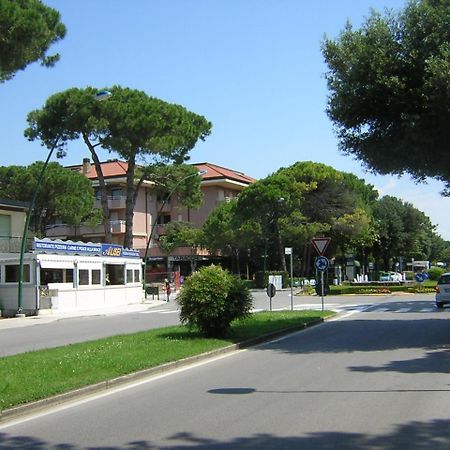 Cond Primavera Lignano Sabbiadoro Buitenkant foto