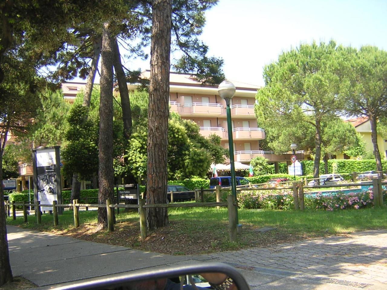 Cond Primavera Lignano Sabbiadoro Buitenkant foto
